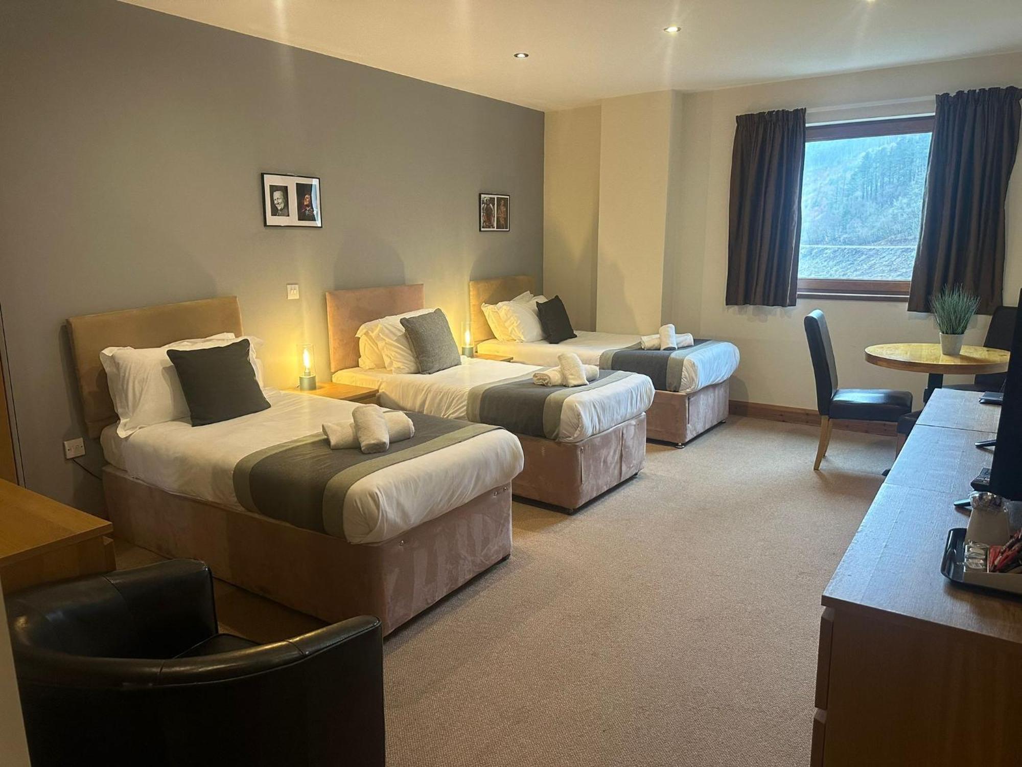 Afan Lodge Port Talbot Buitenkant foto
