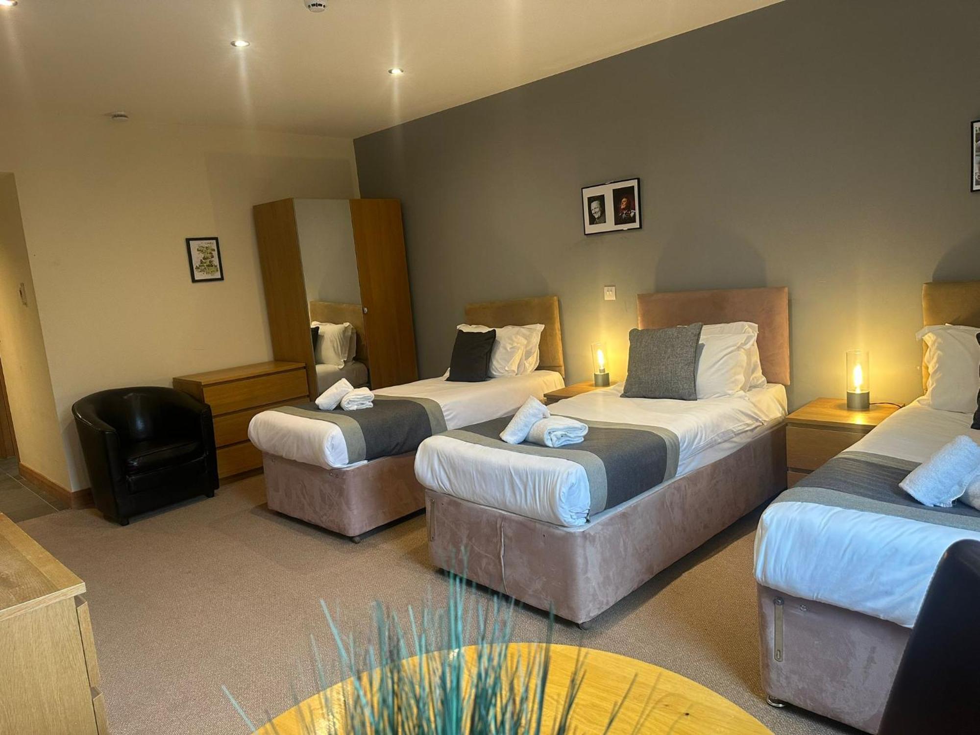 Afan Lodge Port Talbot Buitenkant foto