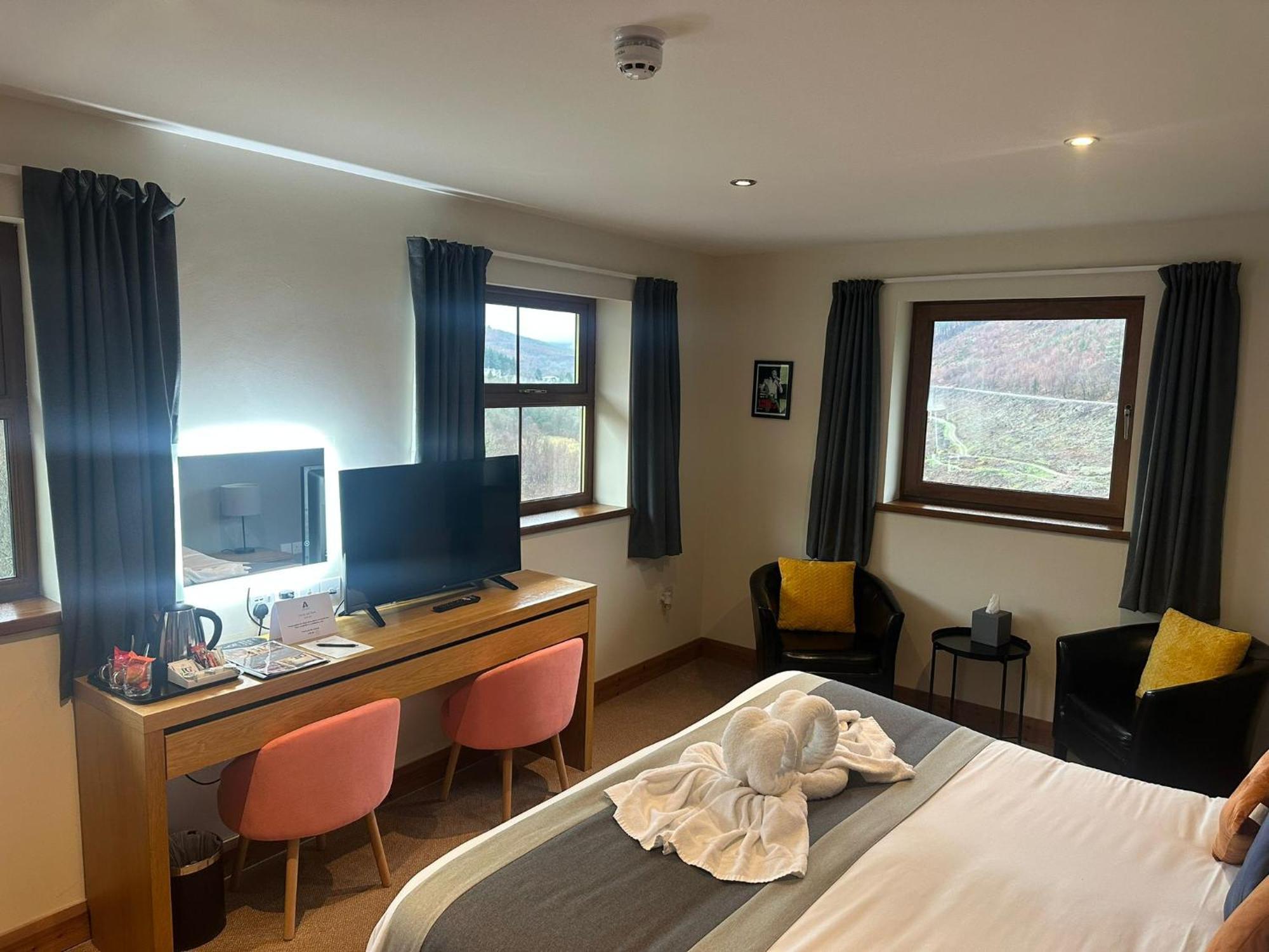 Afan Lodge Port Talbot Buitenkant foto
