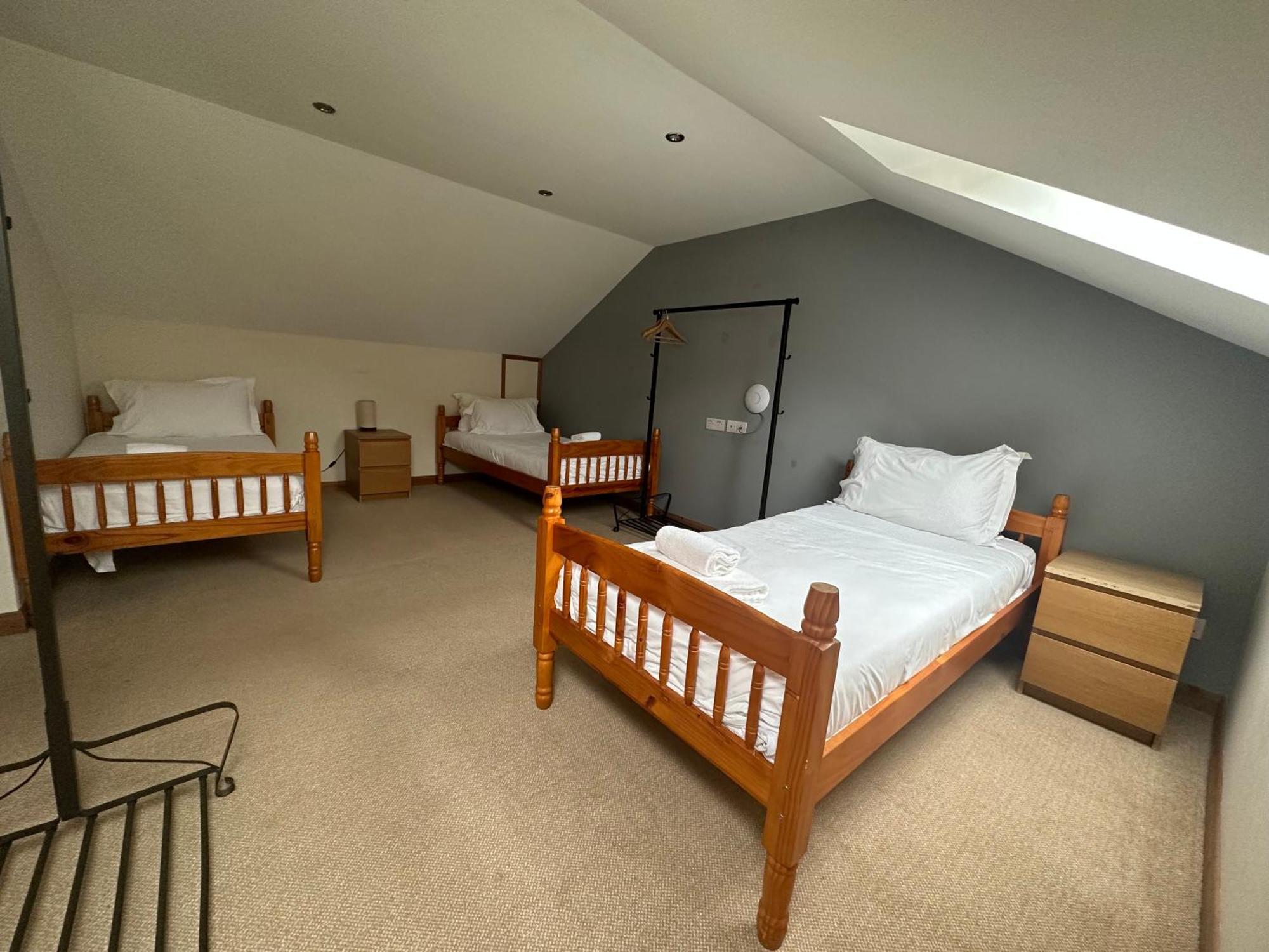 Afan Lodge Port Talbot Buitenkant foto