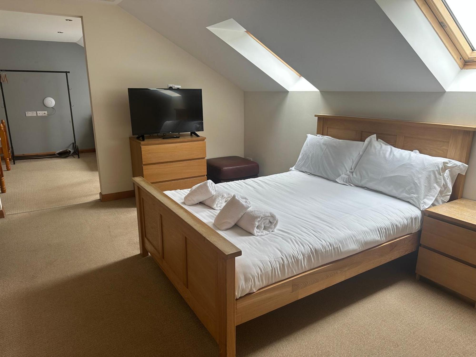 Afan Lodge Port Talbot Buitenkant foto